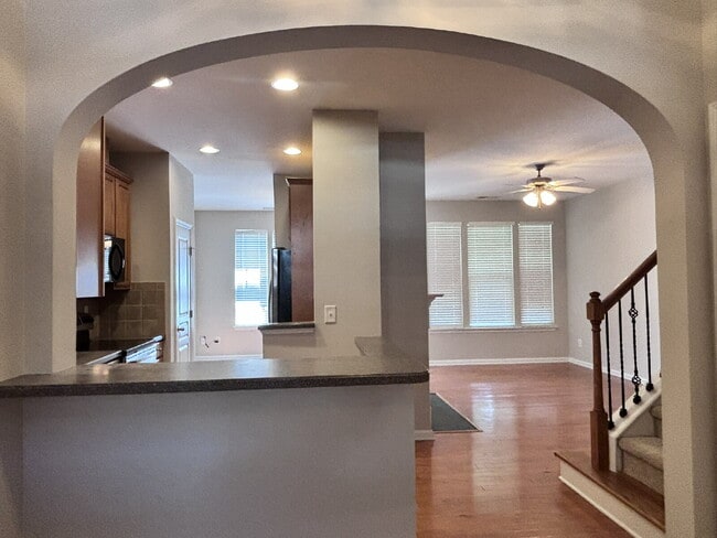 Building Photo - 10106 Raven Tree Dr