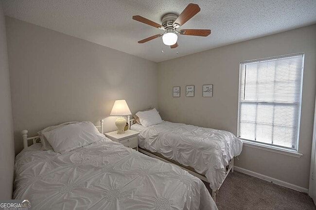 Building Photo - 5393 Kirk Dr