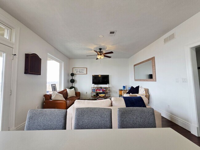 Building Photo - 9 Bailey Ave