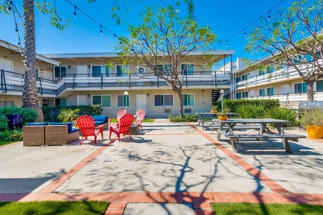 Common area - Chloe's West Adams