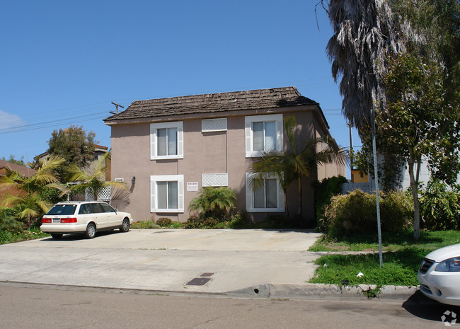 Building Photo - 1360 Hornblend St