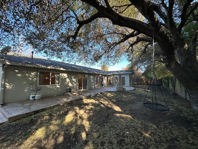 Building Photo - LOS GATOS - Beautifully upgraded property in desirable Los Gatos location, Los Gatos Schools