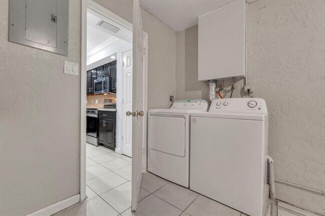 Building Photo - 7432 SW 12th Ct