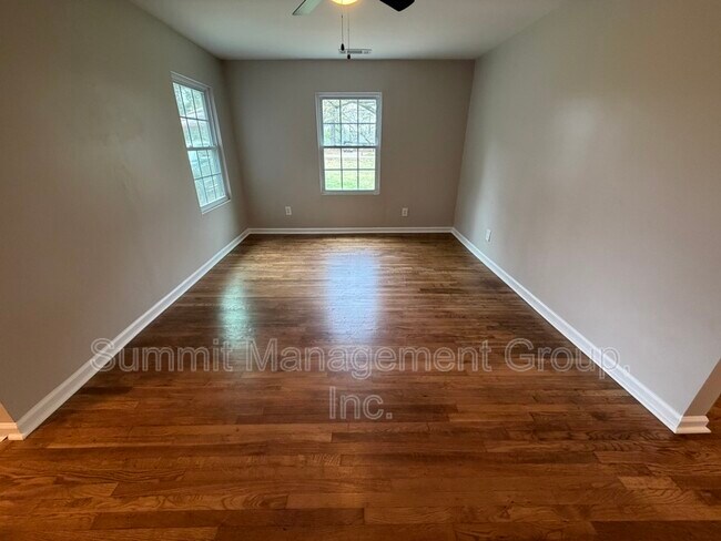 Building Photo - 1195 Fincher Rd