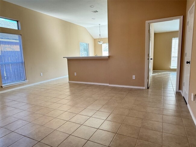 Building Photo - 2107 Castle Gardens Ln