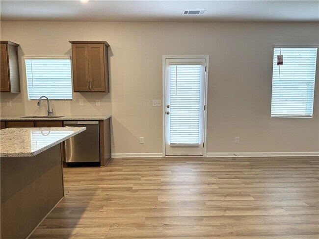 Building Photo - 273 Bloomfield Cir