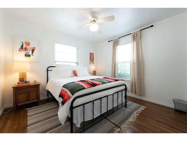 Building Photo - 3011 E 17th St