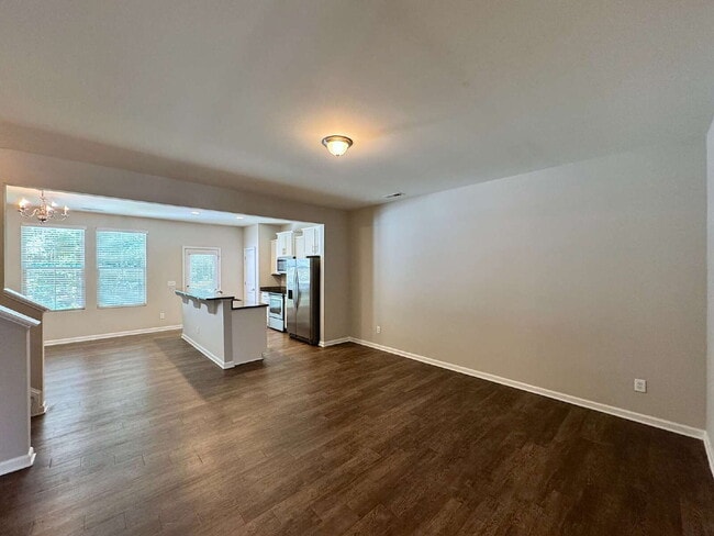 Building Photo - Modern 2 Story Townhome in Brightleaf Comm...