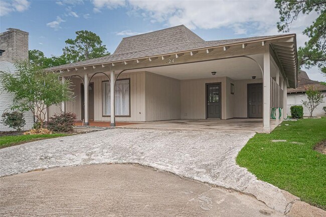 Building Photo - 24 Champions Colony E