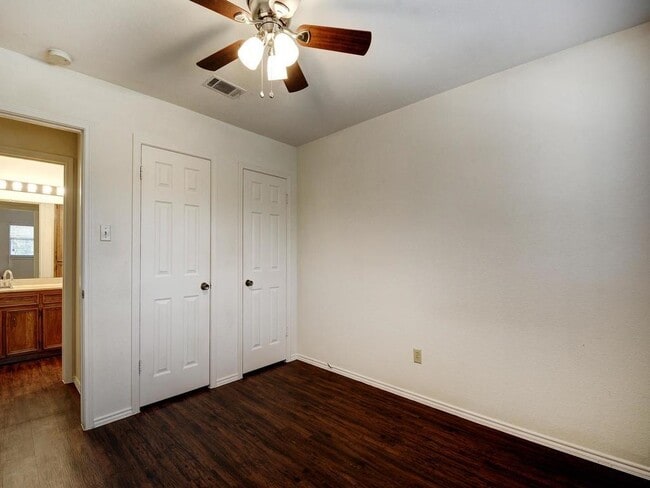 Building Photo - 6521 Hart Ln