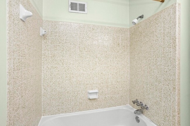 Building Photo - 2909 Cherry Hills Dr