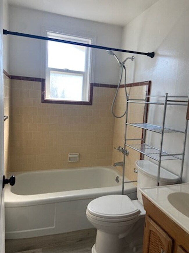 Building Photo - NEWLY REMODLED 3 BEDROOM HOUSE IN MARYSVILLE