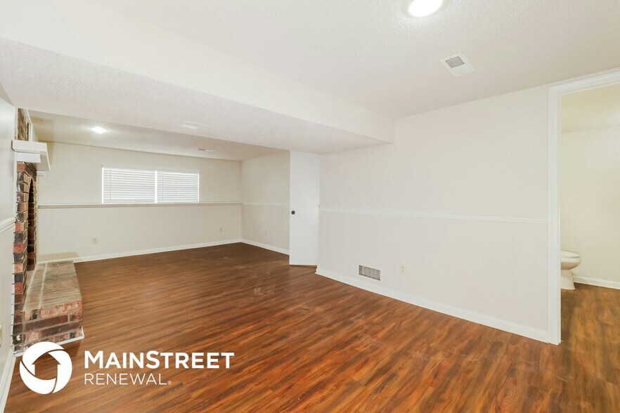 Building Photo - 2808 SE 2 St