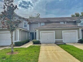 Building Photo - The Gables 2BR | 2.5BA Townhome!