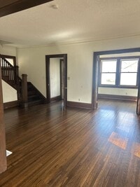 Building Photo - Gorgeous single family home! 4 Bed 2 Bath House Available 10/01/24