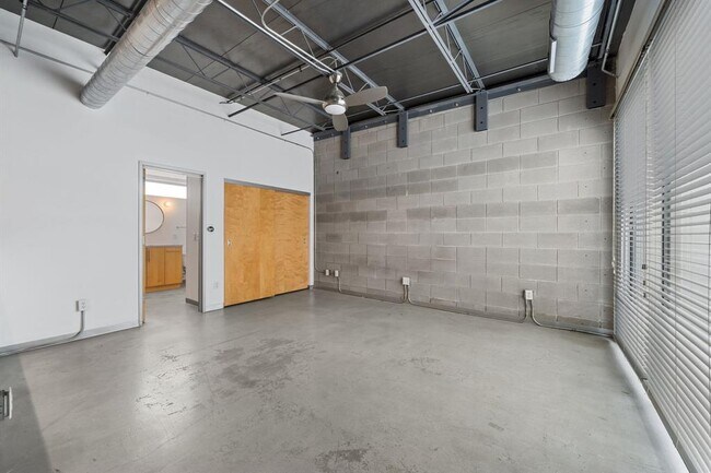 Building Photo - 4801 S Congress Ave
