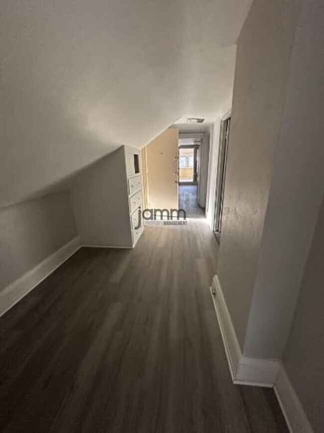 Building Photo - 14724 Clifton Blvd