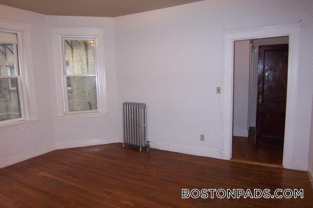 Building Photo - 137 Park Dr