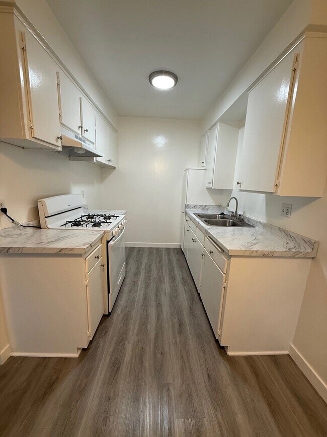 Interior Photo - 4783 W. 133rd Street,