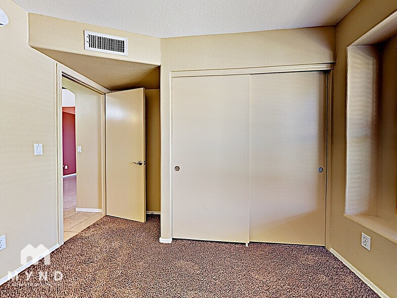 Building Photo - 1723 W Boston St