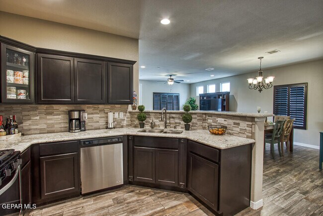 Building Photo - 2116 Honour Point Pl