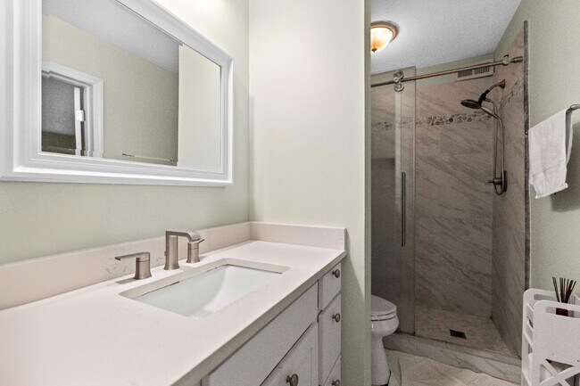 Building Photo - 3505 Colony Crossing Dr