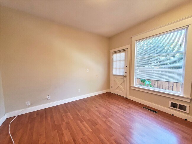 Building Photo - 852 NE 57th St