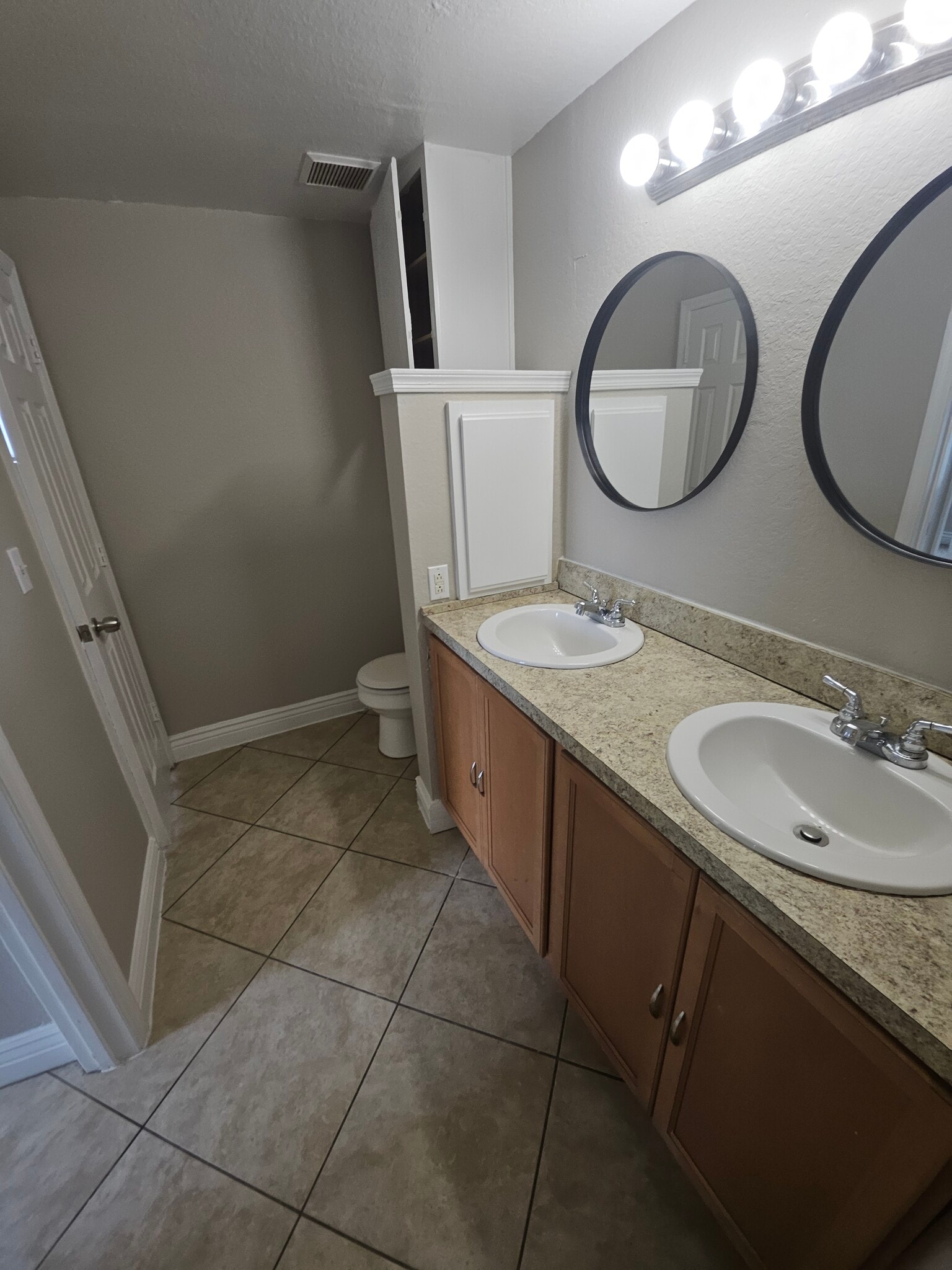 Building Photo - 5537 Pga Blvd