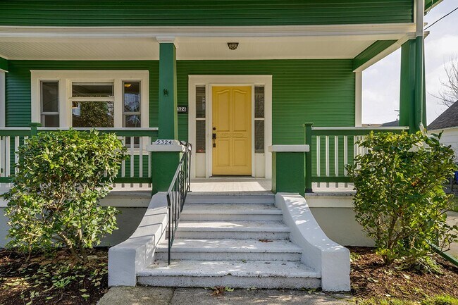 Building Photo - 5324 N Maryland Ave