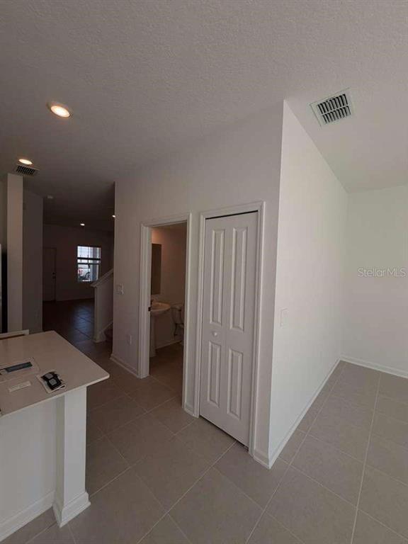 Building Photo - 2728 Skyline Lp