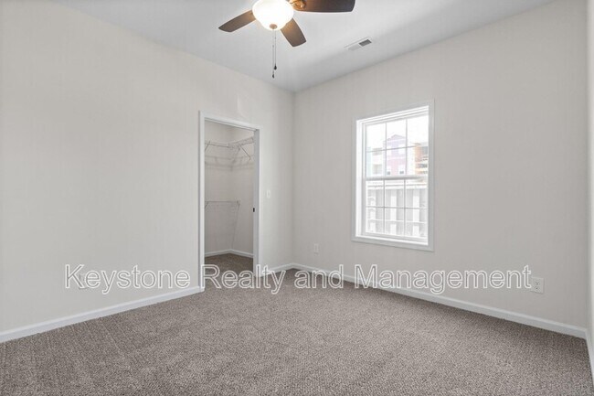 Building Photo - 109-B-109 E Johnson Cir