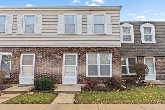 Primary Photo - 1696 Shamrock Ct