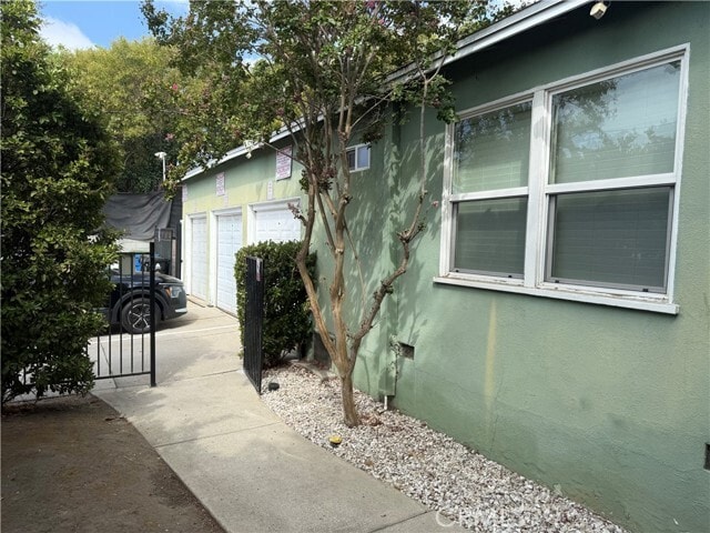 Building Photo - 5901 woodman Ave