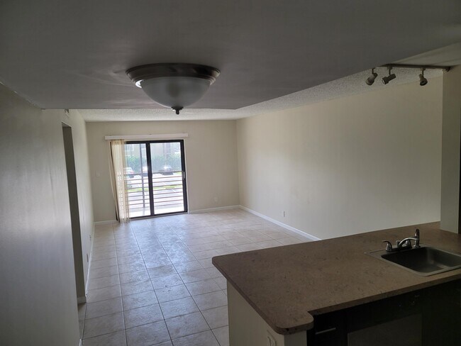 Building Photo - 3737 N Pine Island Rd