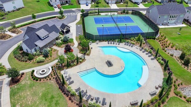 Building Photo - 3695 Andover St