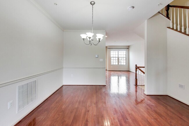 Building Photo - Beautiful Garage Townhouse in Poplar Run - Minutes to Glenmont METRO & I-200!