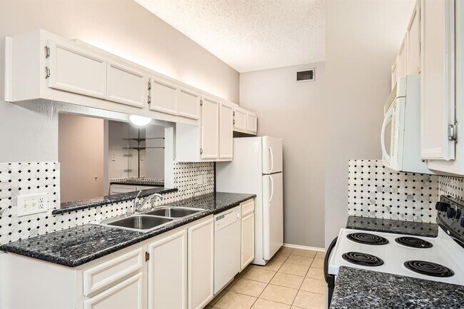 Building Photo - 9100 Mountain Ridge Dr