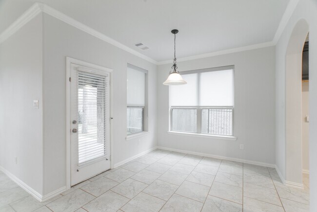 Building Photo - 11 Sawbridge Cir