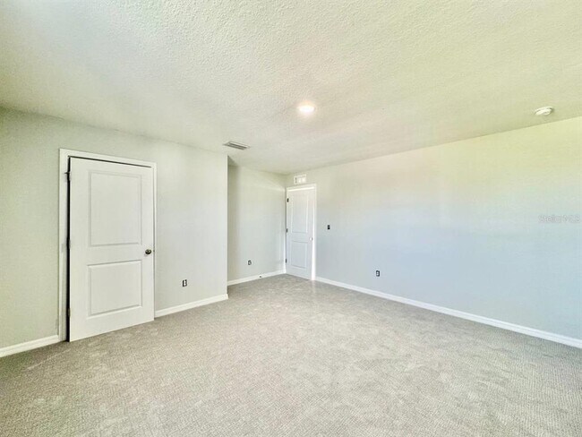 Building Photo - 35743 Hillbrook Ave