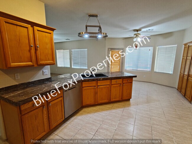 Building Photo - 12364 N Mt Bigelow Rd