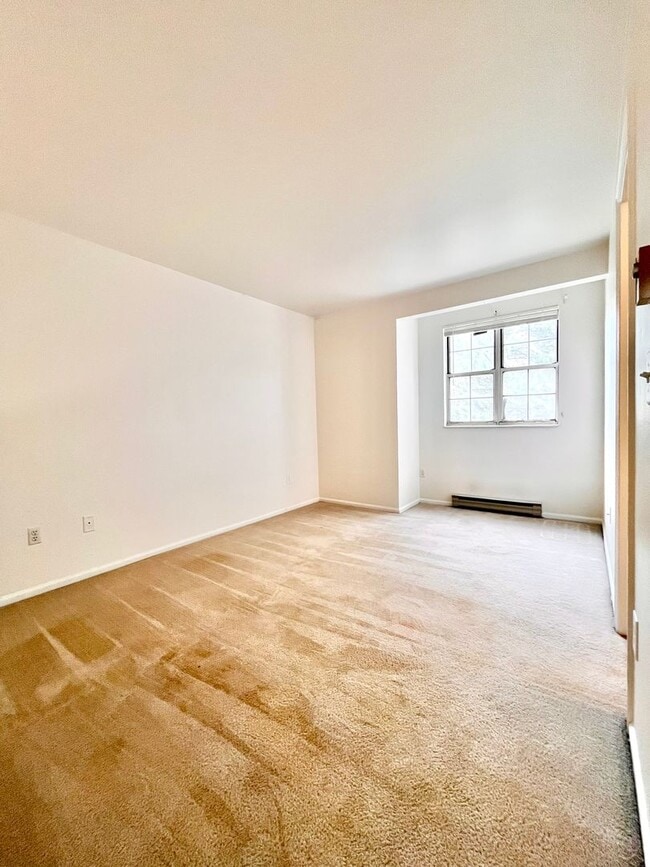 Building Photo - Spacious & Beautiful 1 Bedroom- 1.5 Bath with a Loft in Fort Collins, CO