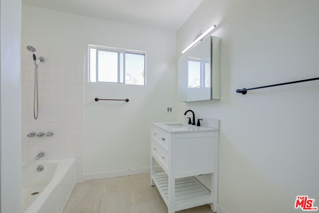 Building Photo - 305 E Plymouth St