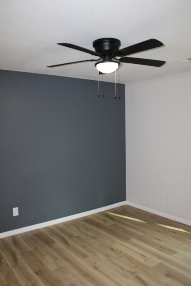Building Photo - 3bed 1 bath in Independence - Newer Build