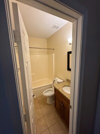 Building Photo - 310 Primrose Ln