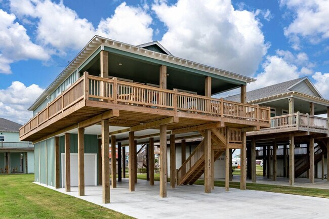 Building Photo - 943 Gulf Shores Dr