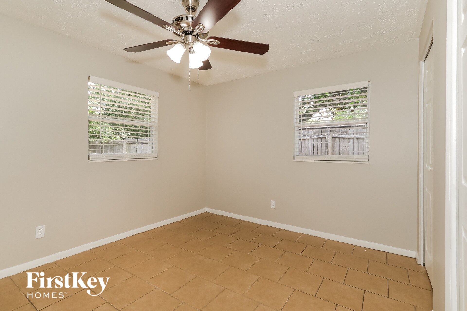 Building Photo - 307 Sonora Dr