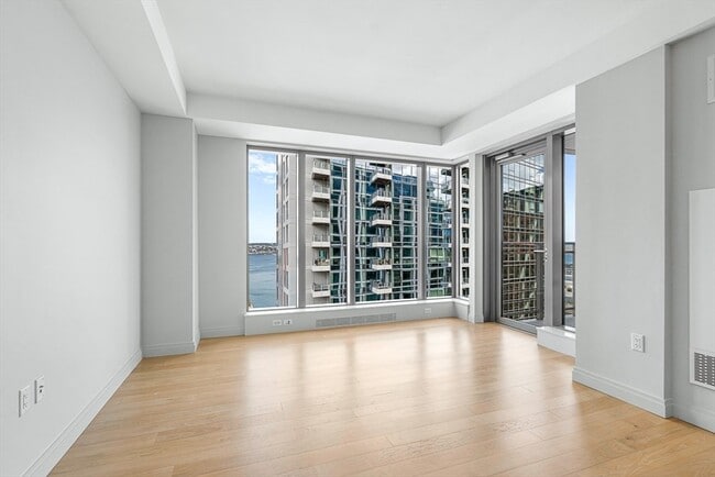 Building Photo - 133 Seaport Blvd