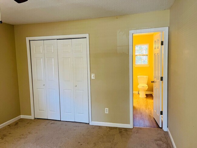 Building Photo - Charming 3 bed, 2 full bath home in Villa Rica!