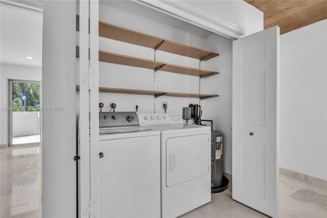 Building Photo - 2089 NE 121st Rd