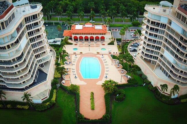 Building Photo - Luxury Seasonal or Annual Rental in the Prestigious Grand Bay Community – Longboat Key